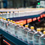 Dove si trova la plastica? La plastica e i suoi usi. Fabbrica di bottiglie, linea di produzione